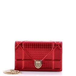 Diorama Wallet on Chain Cannage Embossed Calfskin