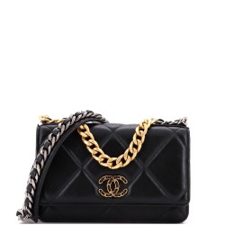 19 Wallet on Chain Quilted Lambskin