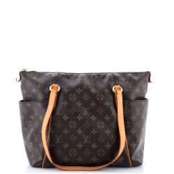 Totally Handbag Monogram Canvas MM