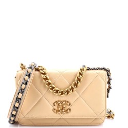 19 Wallet on Chain Quilted Goatskin