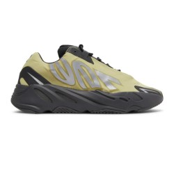 Yeezy Boost 700 MNVN 'Resin' (2022)